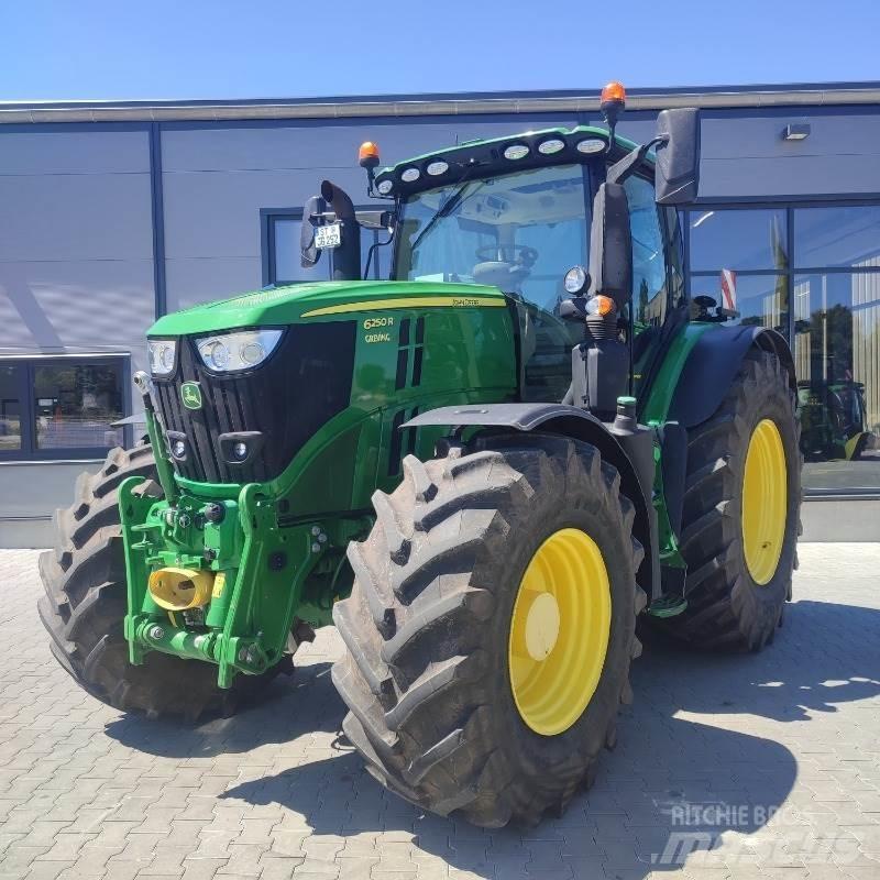 John Deere 6250R Traktori