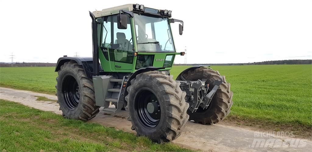 Fendt Xylon 520 Traktori