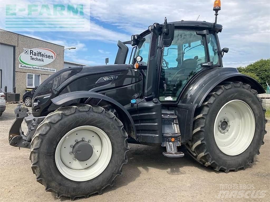 Valtra t254a mr19 Traktori