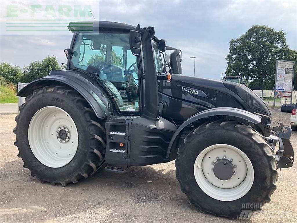 Valtra t254a mr19 Traktori