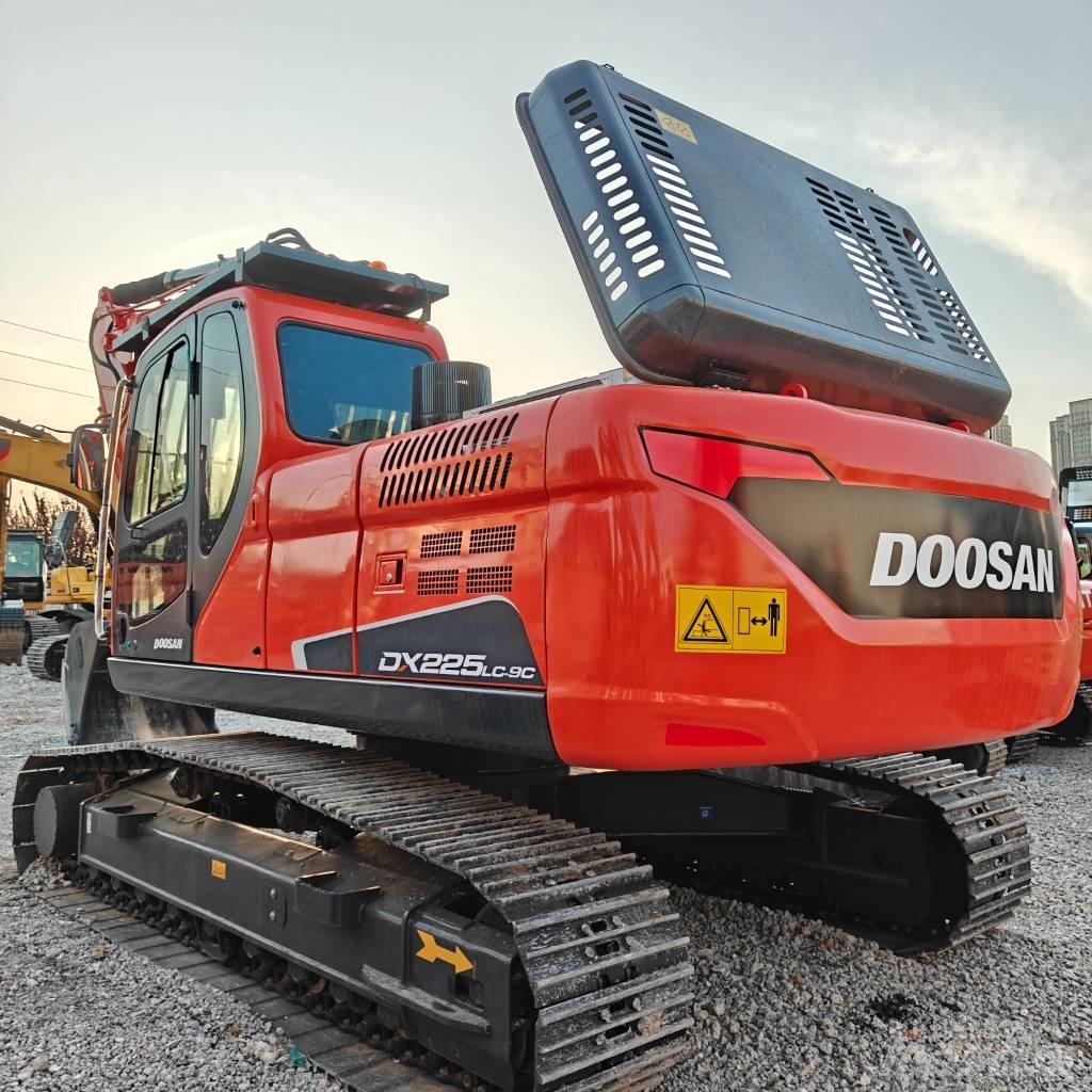 Doosan DX225LC-9C Bageri guseničari