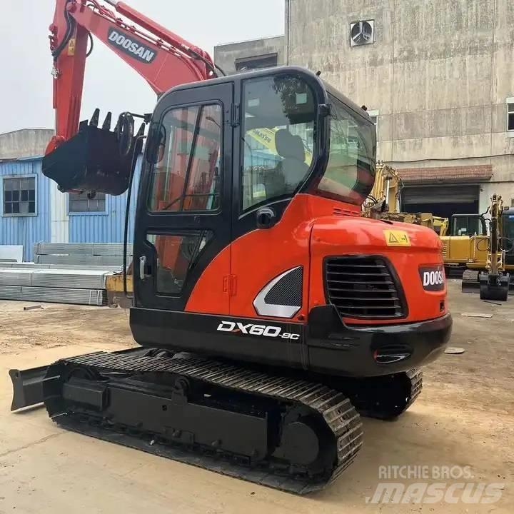 Doosan DX60 Bageri guseničari