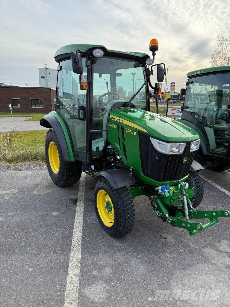 John Deere 3046 R Manji traktori
