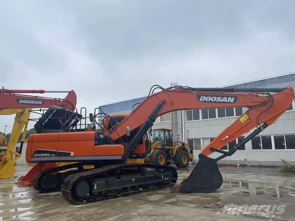 Doosan DX 300 LC Bageri guseničari