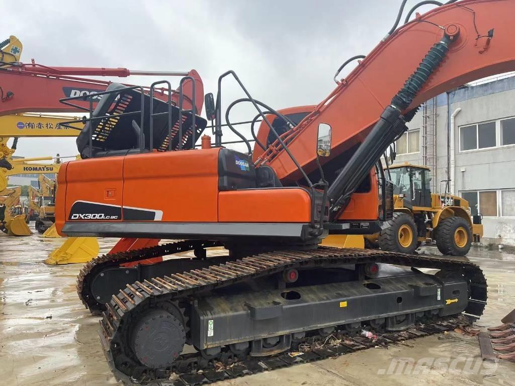 Doosan DX 300 LC Bageri guseničari