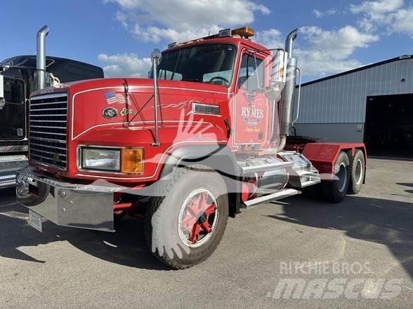 Mack CL753 Tegljači