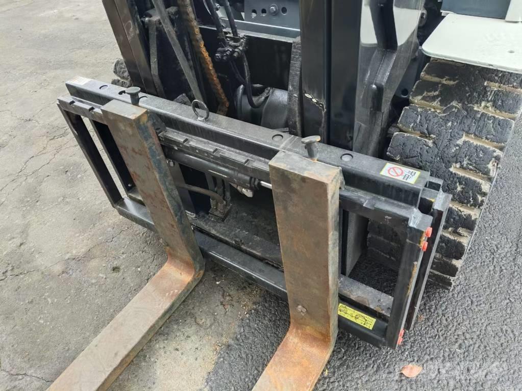 TCM 3t Dizelski viljuškari