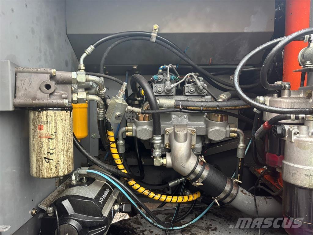 Hitachi ZX250LC-3 Bageri guseničari