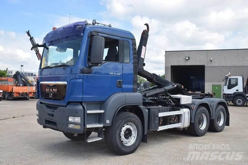 MAN TGS 33.440 Rol kiper kamioni sa kukom za podizanje tereta