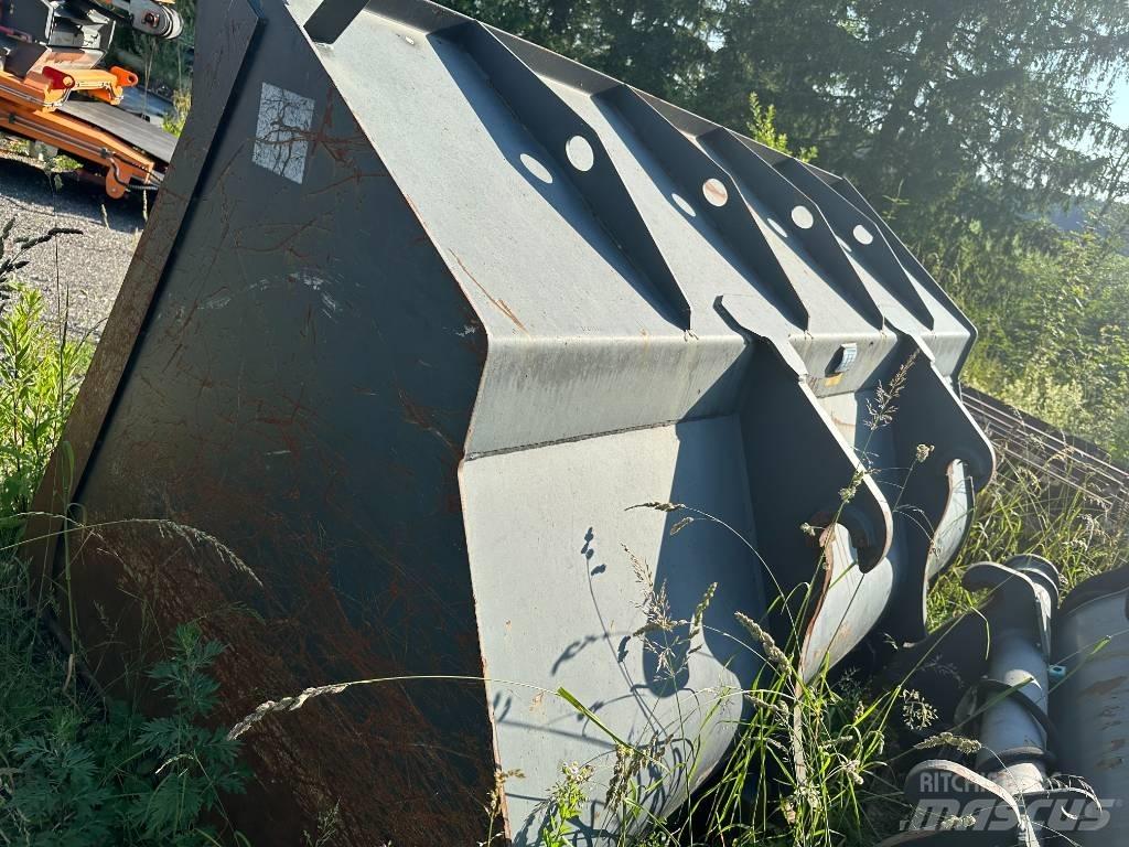 Komatsu Schaufel 5m3 Kašike / Korpe