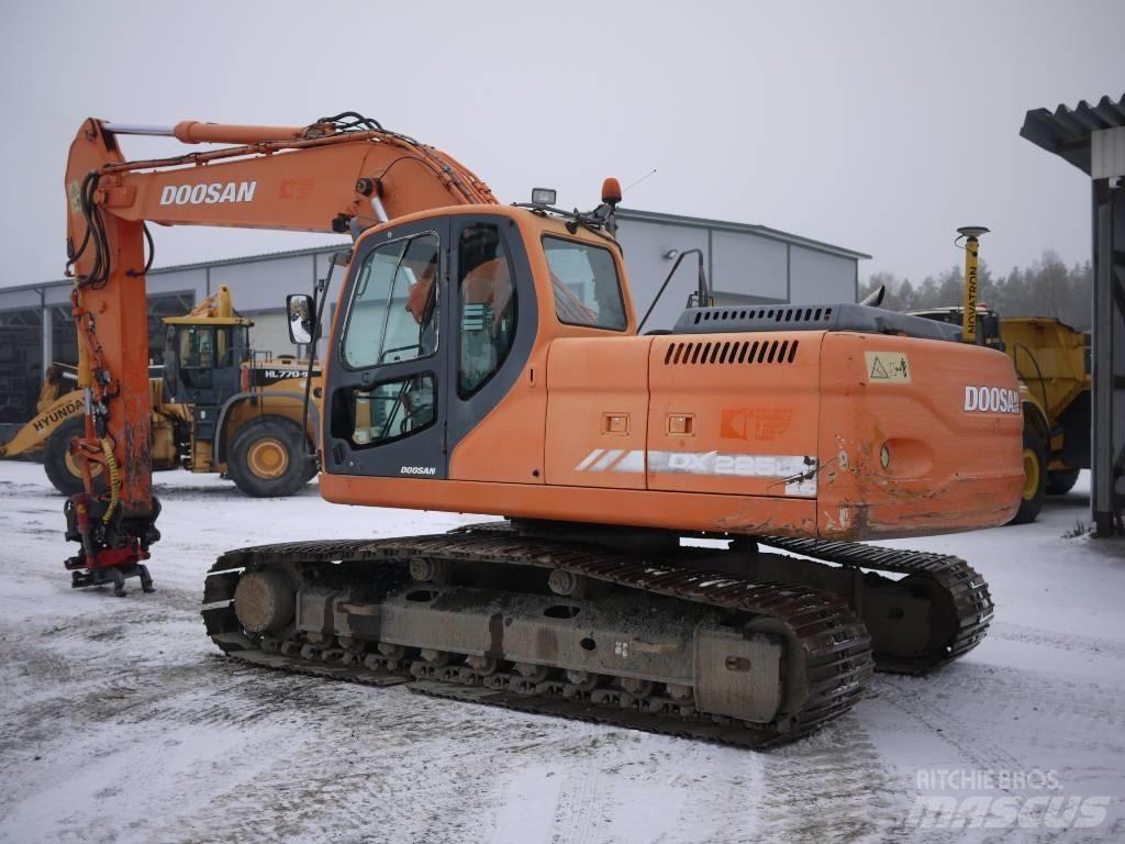 Doosan DX 225 LC Bageri guseničari