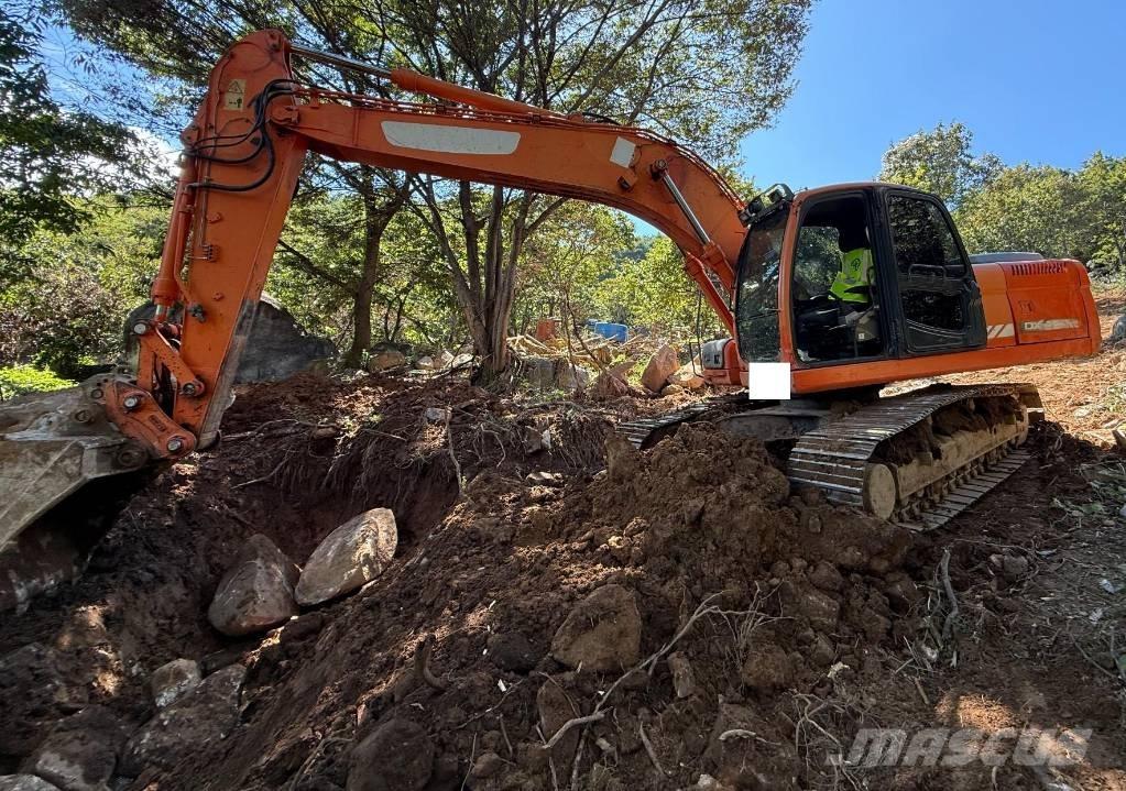 Doosan DX 220 LCA Bageri guseničari