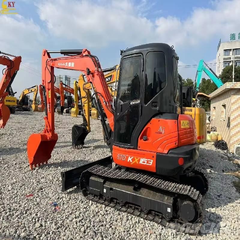 Kubota 163 Bageri guseničari