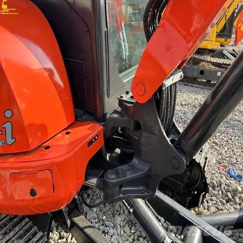 Kubota 163 Bageri guseničari