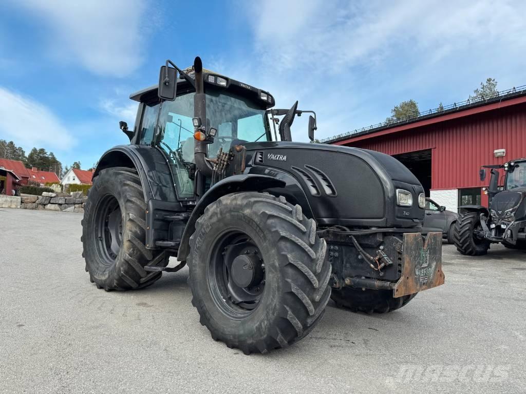Valtra T 162 Traktori
