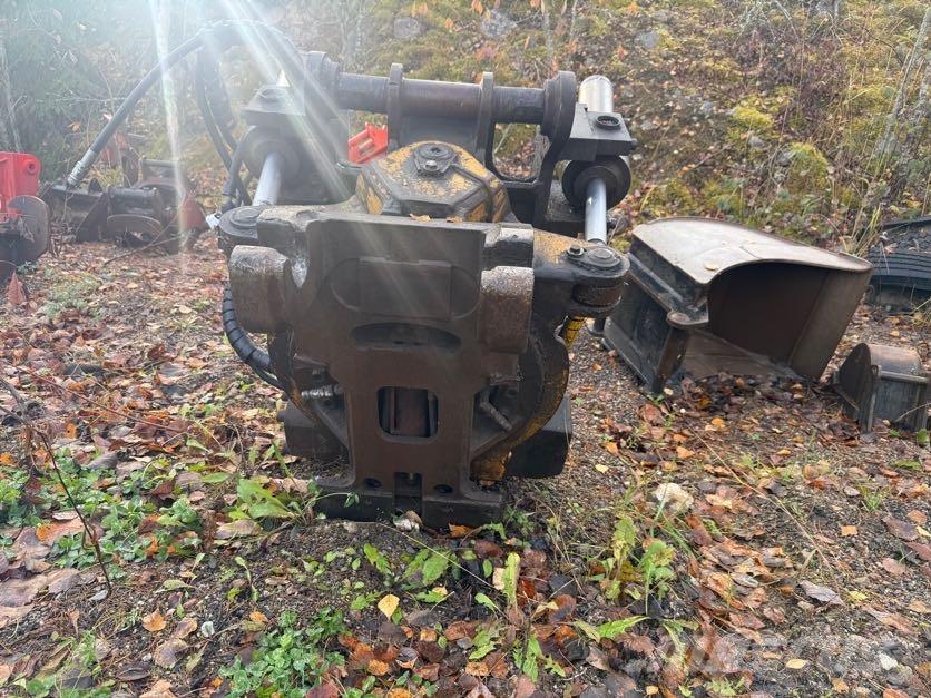 CASE CX210 Bageri guseničari