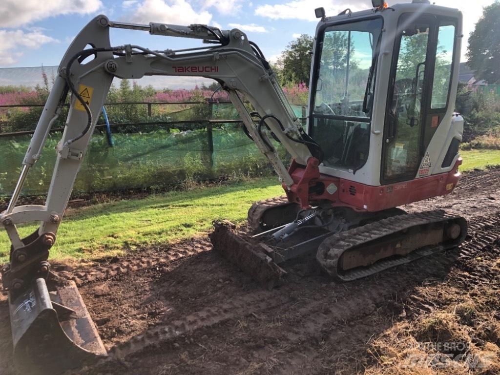Takeuchi TB 225 Mini bageri < 7t