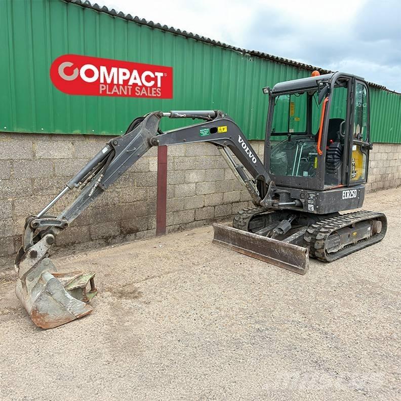 Volvo ECR25D Mini bageri < 7t