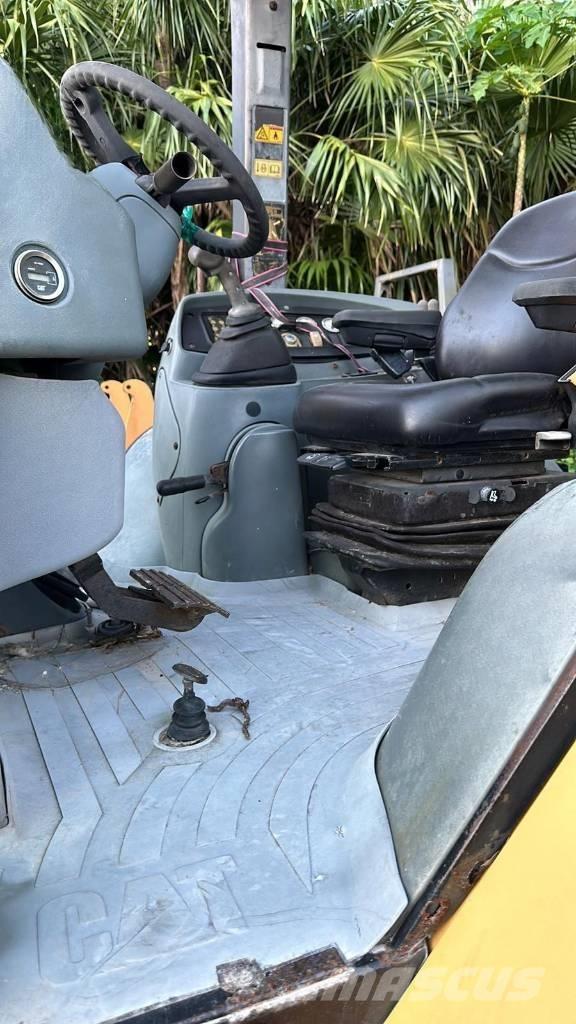 CAT 420 D IT Rovokopači