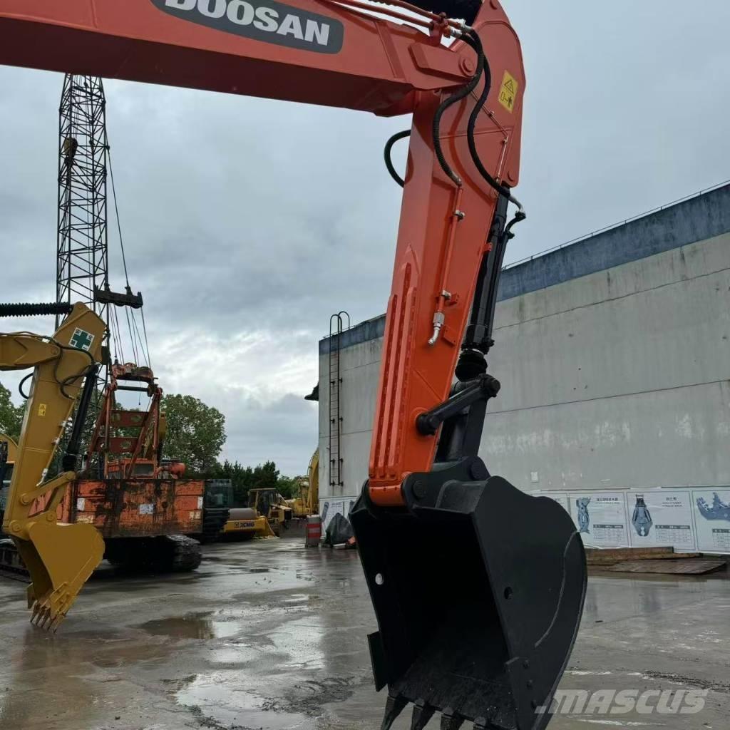 Doosan DX 225 LC Bageri guseničari
