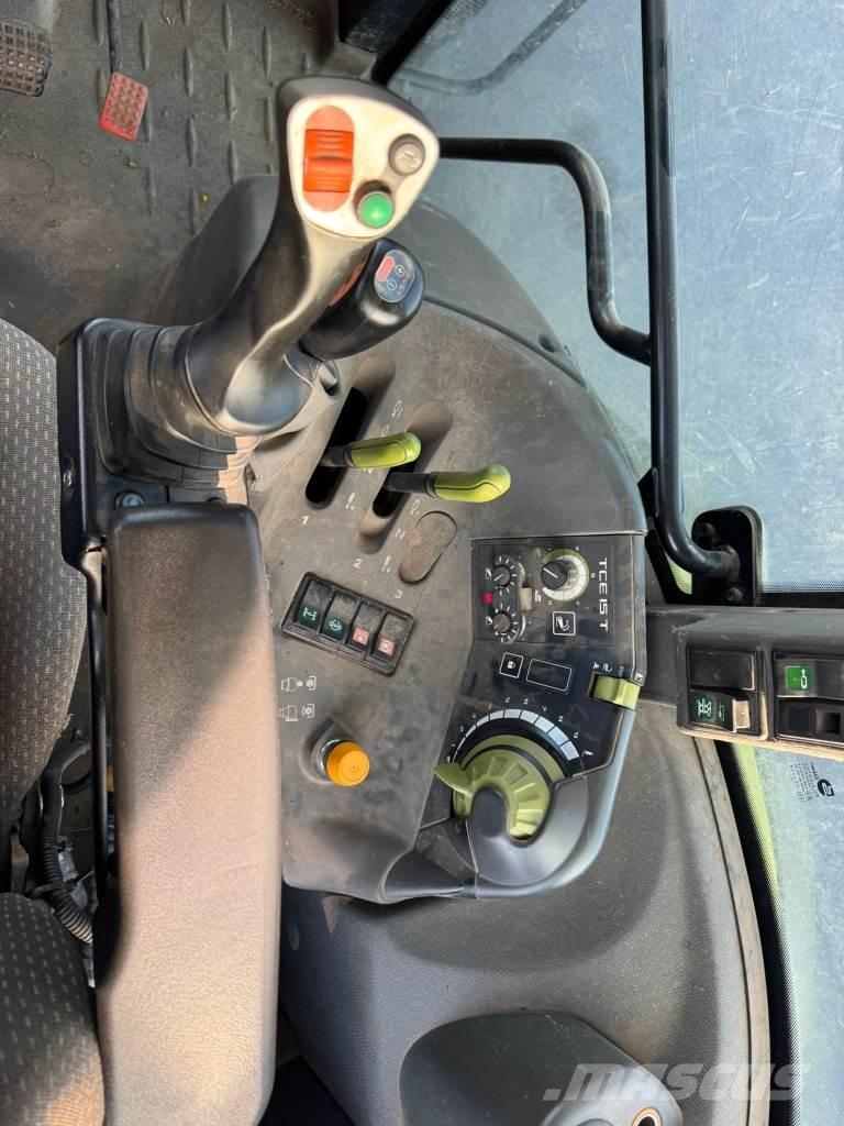 CLAAS ARION 420 Traktori