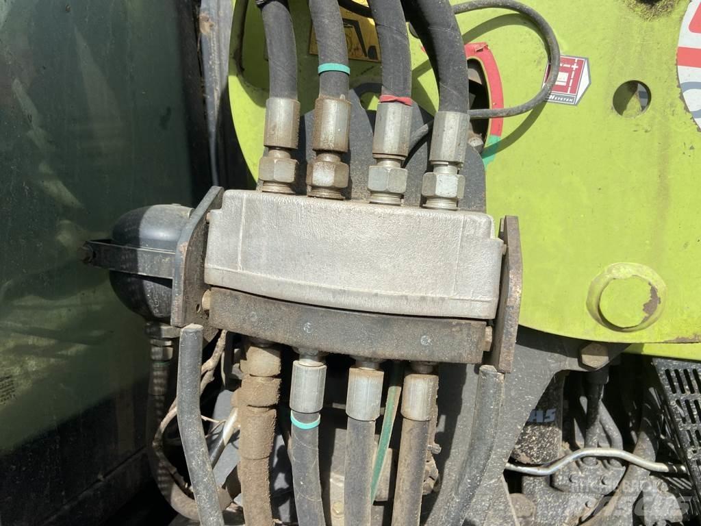 CLAAS ARION 420 Traktori