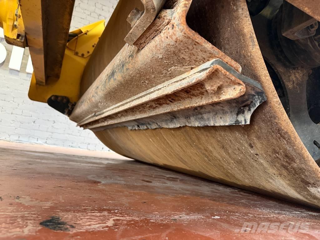 Bomag BW 211 D-4 Valjci sa jednim bubnjem