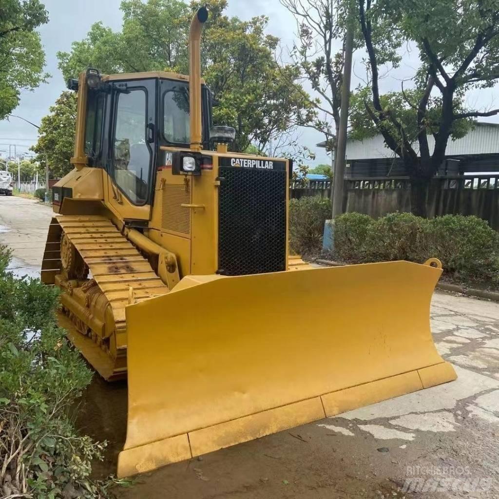 CAT D5M Buldožeri guseničari