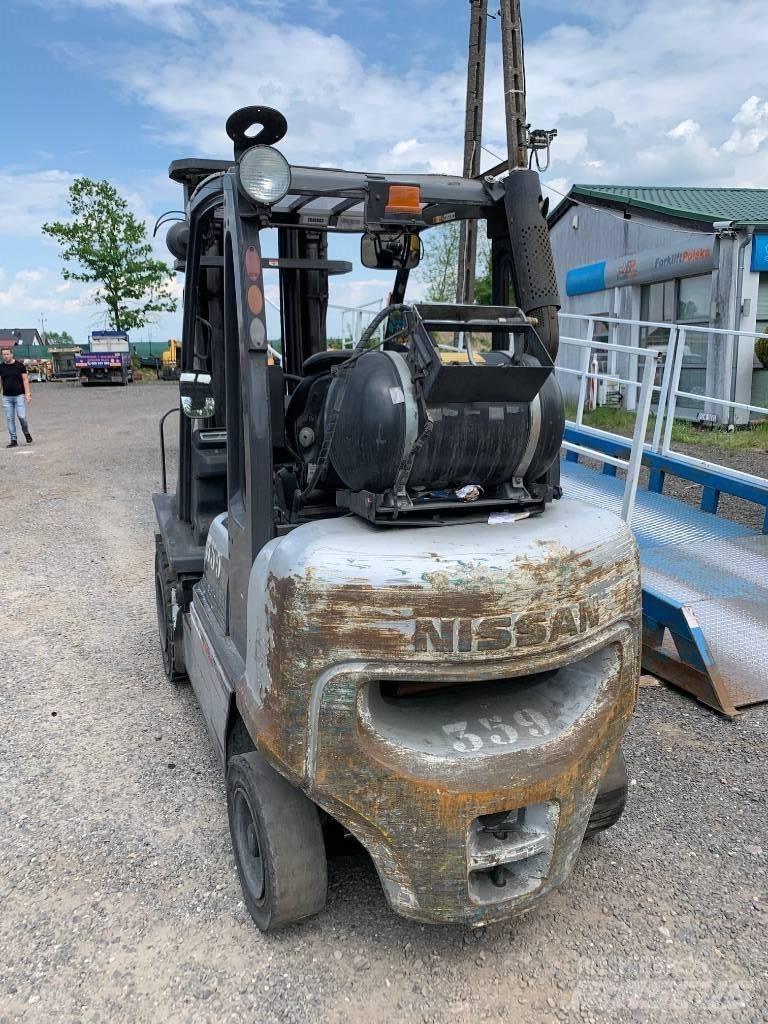 Nissan UG1D2A32LQ Plinski viljuškari