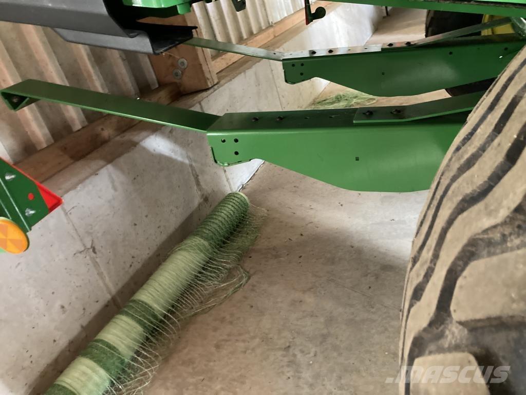 John Deere V461M Prese/balirke za rolo bale