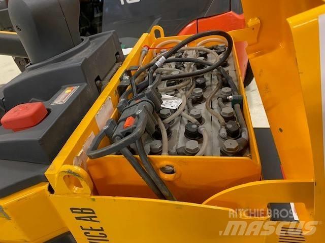 Jungheinrich ERE 225 Nisko podizni električni viljuškar
