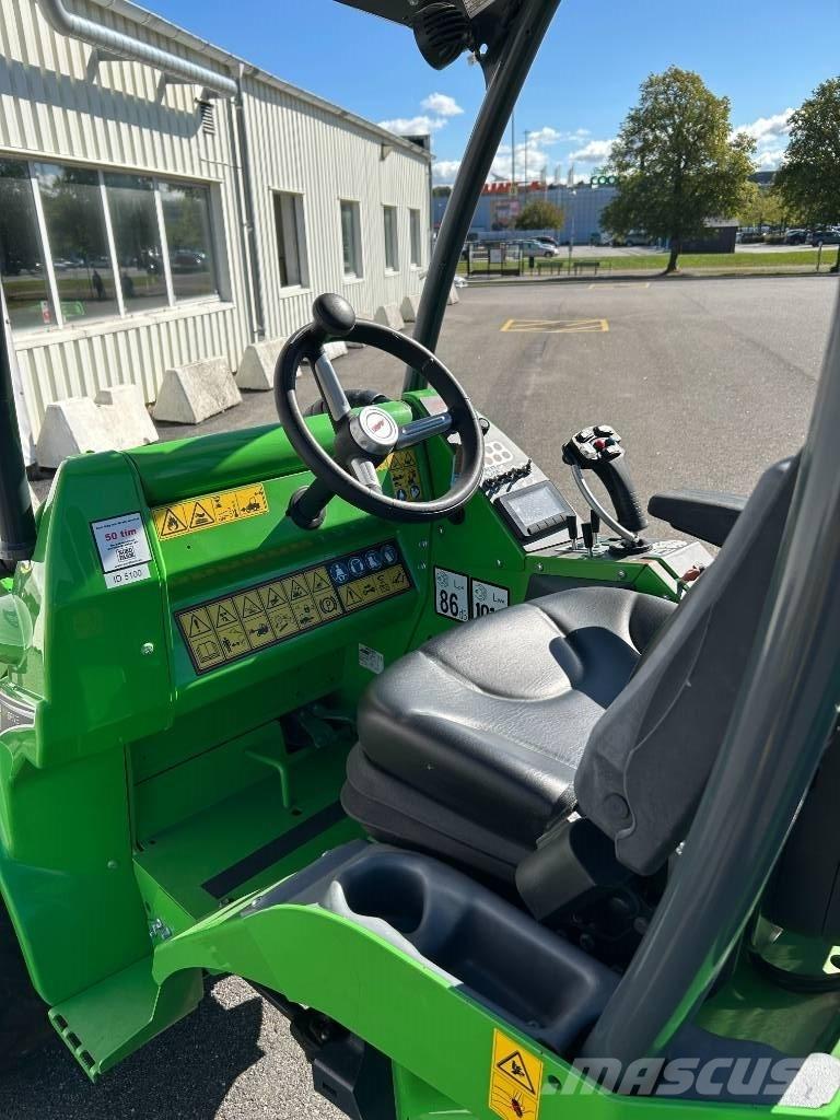 Avant 755 Skid steer mini utovarivači