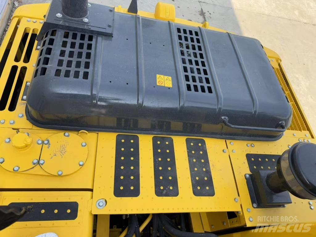 Komatsu PC 200-8N1 Bageri guseničari