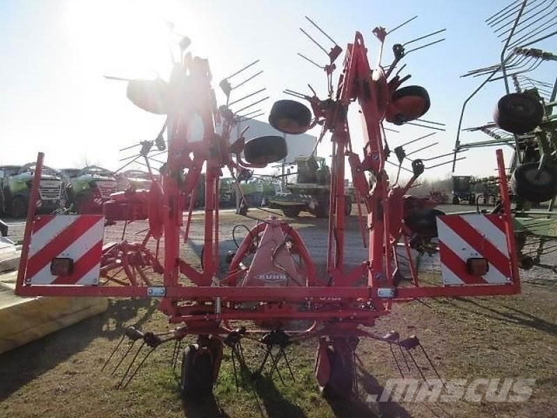 Kuhn GF8702 Okretači i sakupljači sena