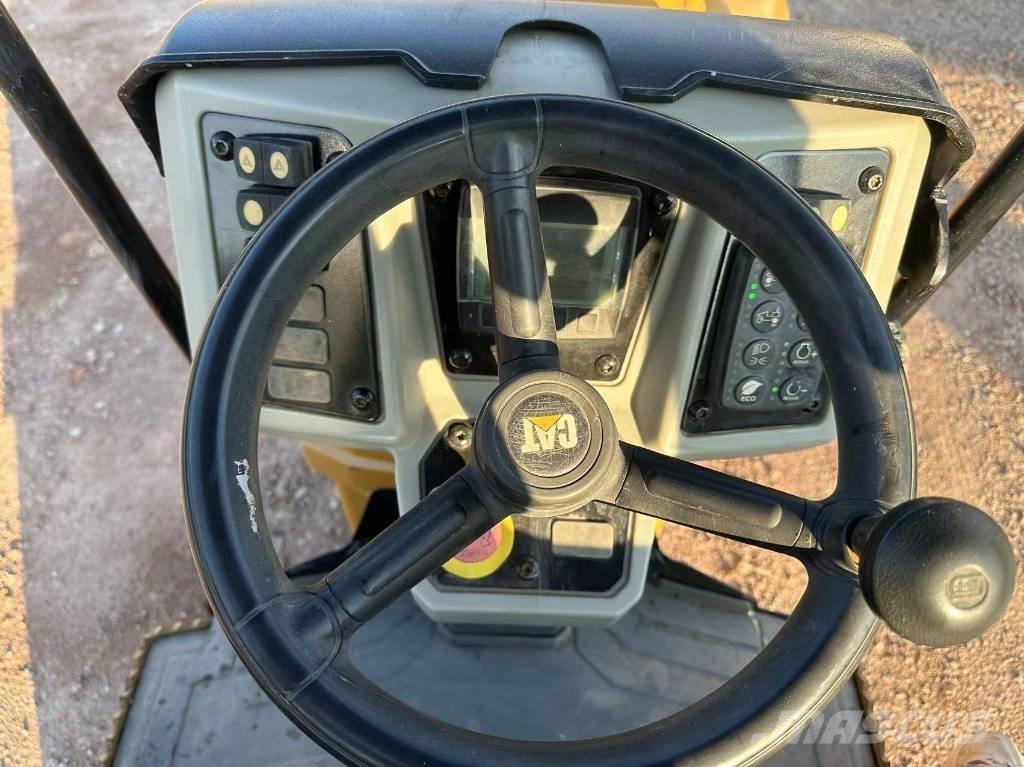 CAT CB 24 B Valjci sa duplim bubnjem