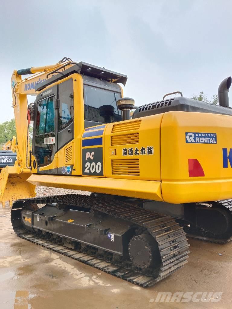 Komatsu PC200-8 Bageri guseničari