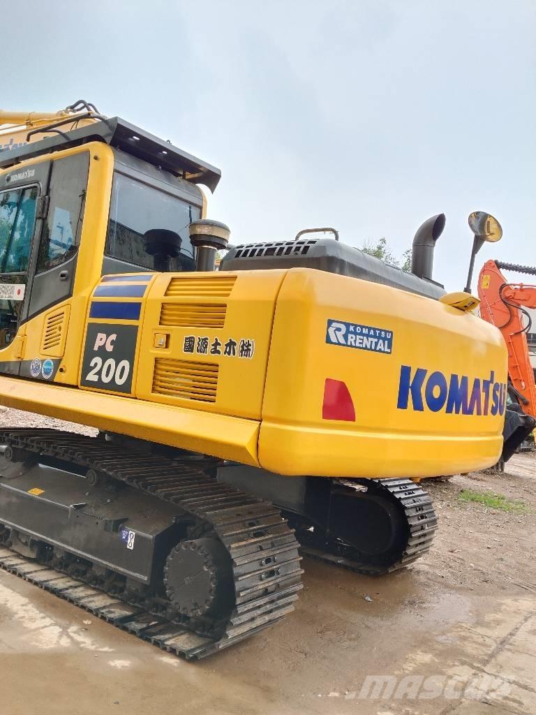 Komatsu PC200-8 Bageri guseničari