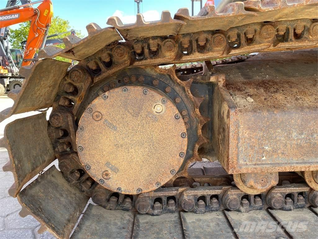 Doosan DX235LC-5 Bageri guseničari