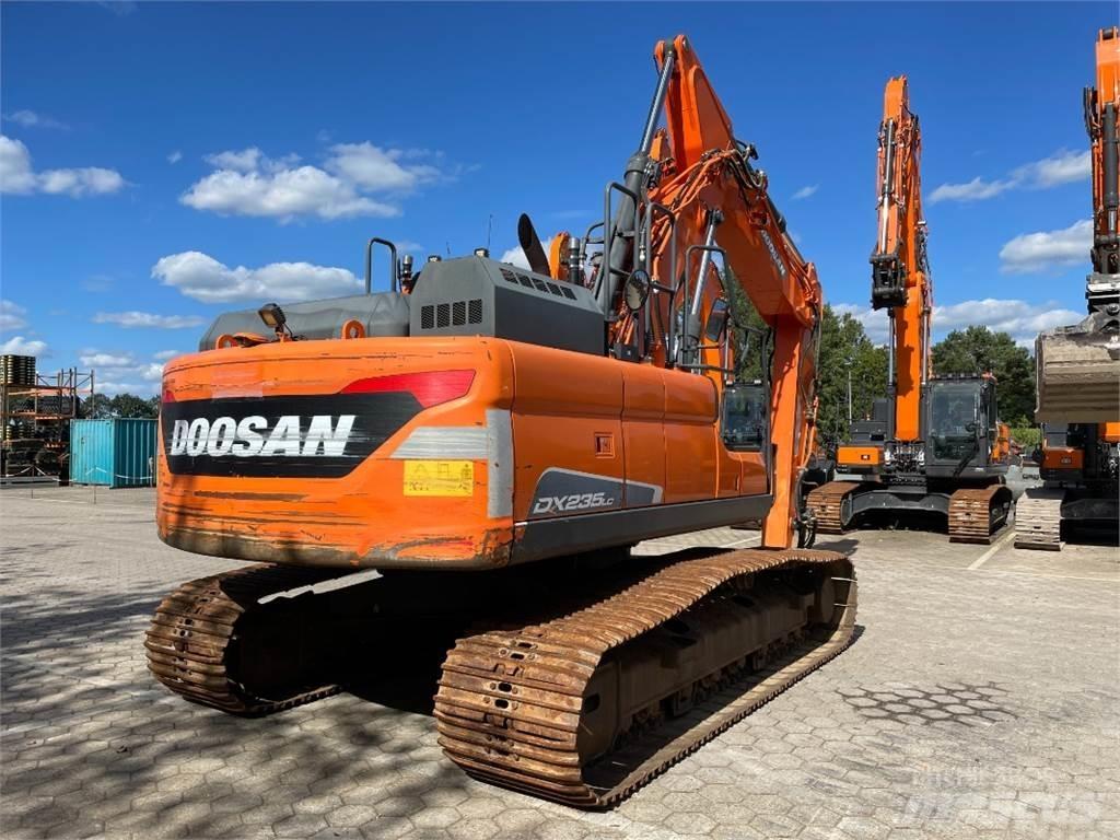 Doosan DX235LC-5 Bageri guseničari