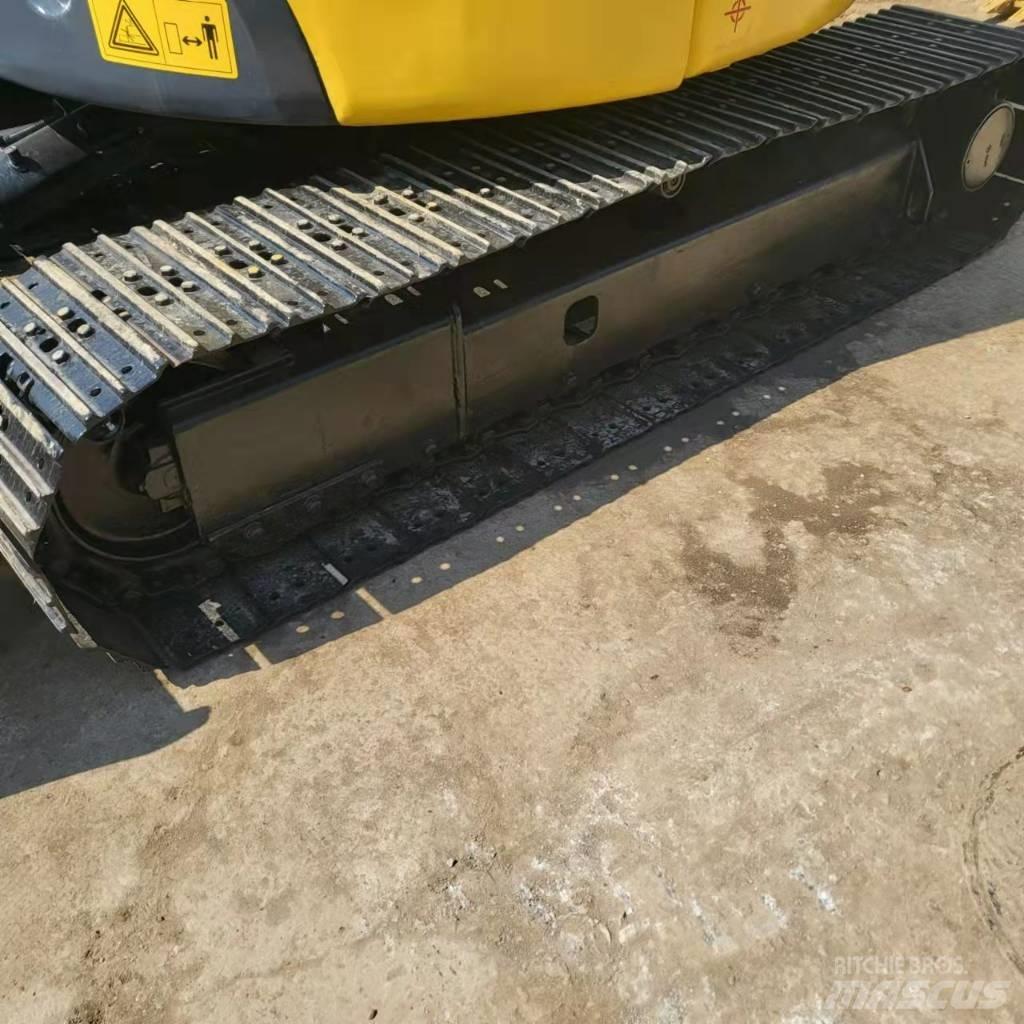 Komatsu PC50 Bageri guseničari