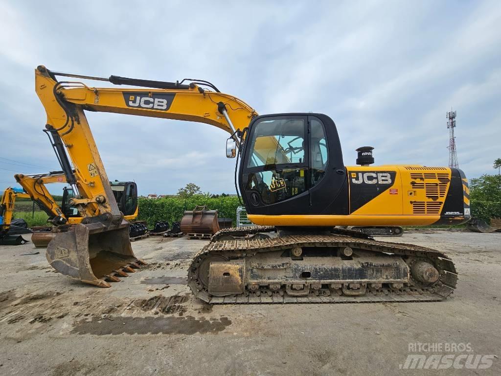 JCB 235 HD Bageri guseničari