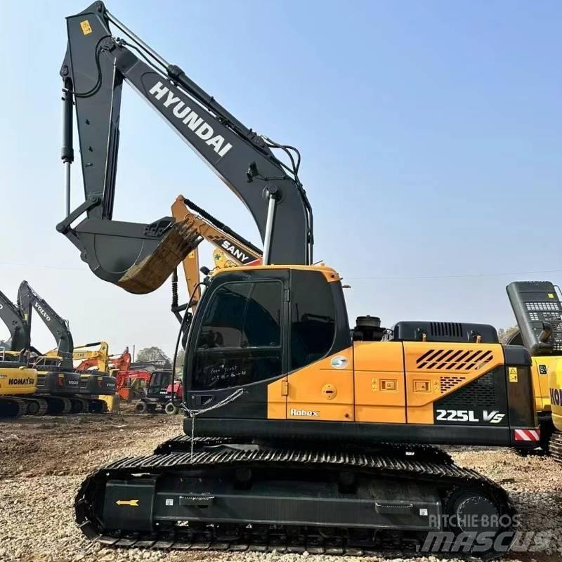 Hyundai R225 Bageri guseničari