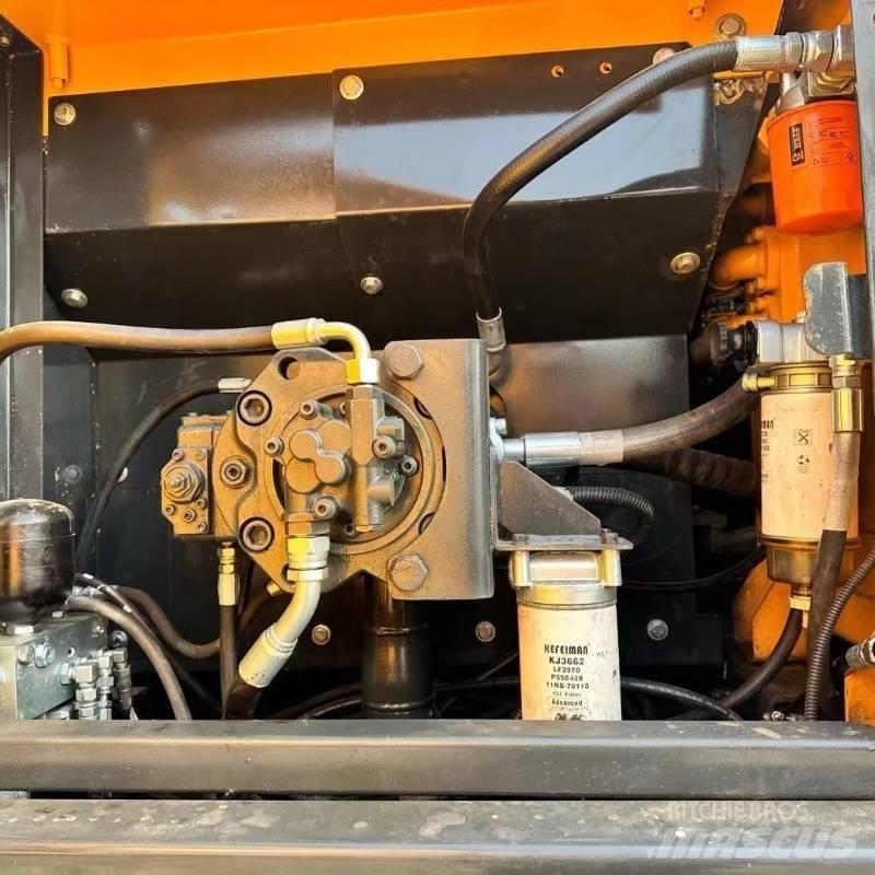 Hyundai R225 Bageri guseničari