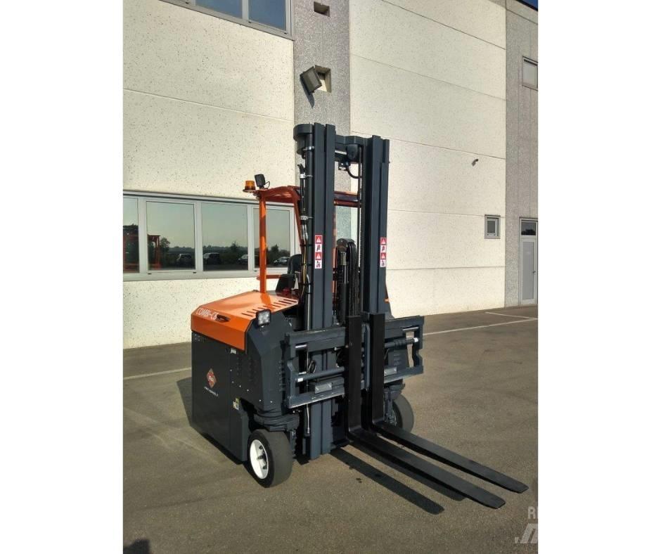 Combilift C3000CBE Viljuškar za uže prolaze