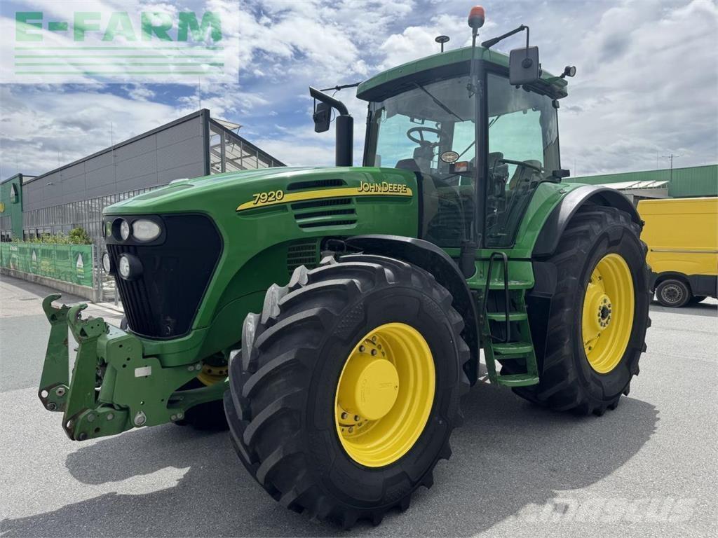 John Deere 7920 Traktori