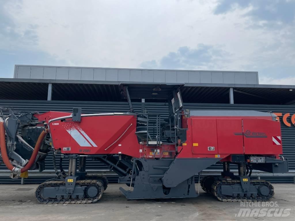 Wirtgen W 250 Freze za asfalt