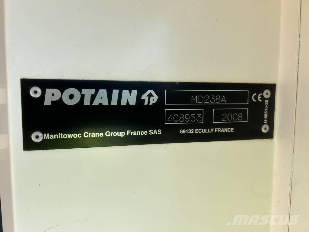Potain MD238A-J10 Kranovi tornjevi