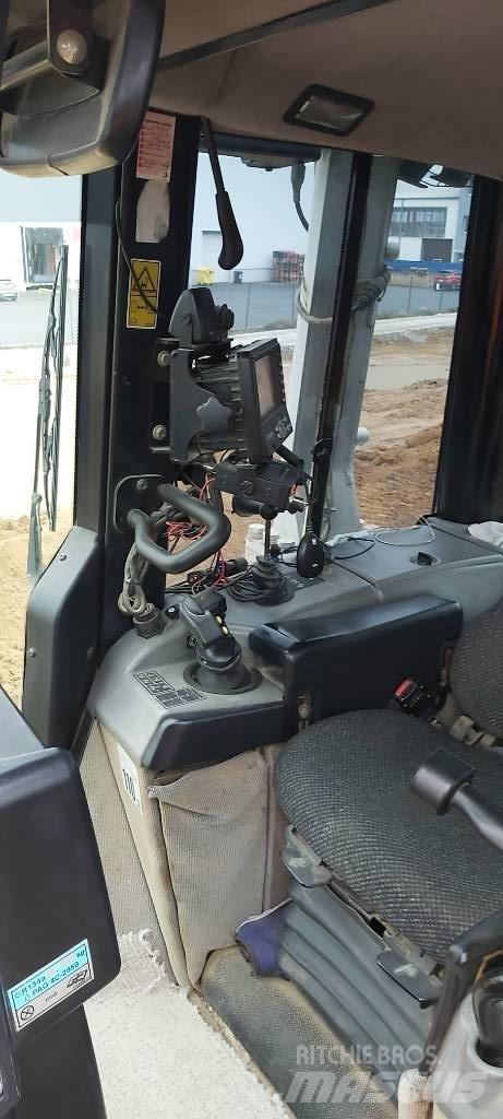 CAT D6N XL Buldožeri guseničari