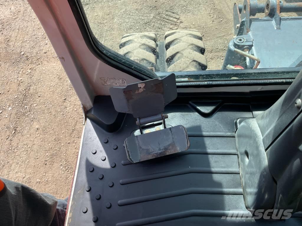 Takeuchi TB 295 W Bageri točkaši