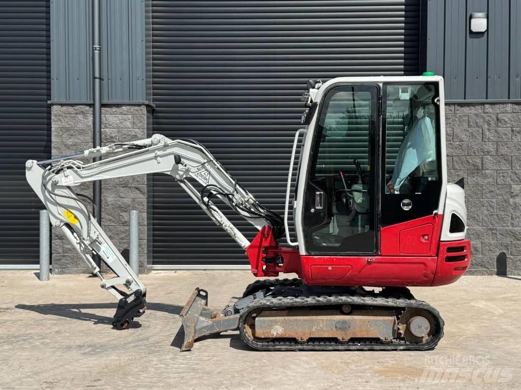 Takeuchi TB 230 Mini bageri < 7t
